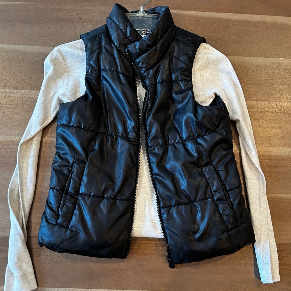 Like New Justice Black Puffer Vest for Girl’s